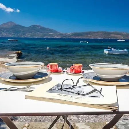 Gorgeous In Front Of The Sea At Milos Holiday home *